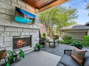 2100 E 10th ST, Austin TX 78702
