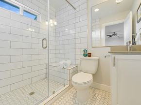2100 E 10th ST, Austin TX 78702