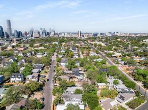 2100 E 10th ST, Austin TX 78702