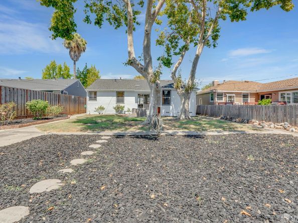 3616 Hoover Street, Redwood City CA 94063