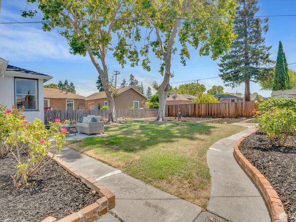 3616 Hoover Street, Redwood City CA 94063