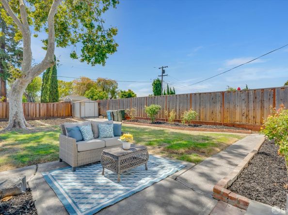 3616 Hoover Street, Redwood City CA 94063