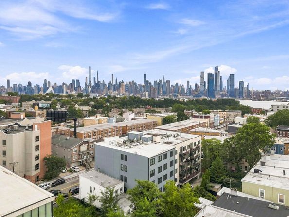 209 Hackensack Plank Rd 3B, Weehawken NJ 07086