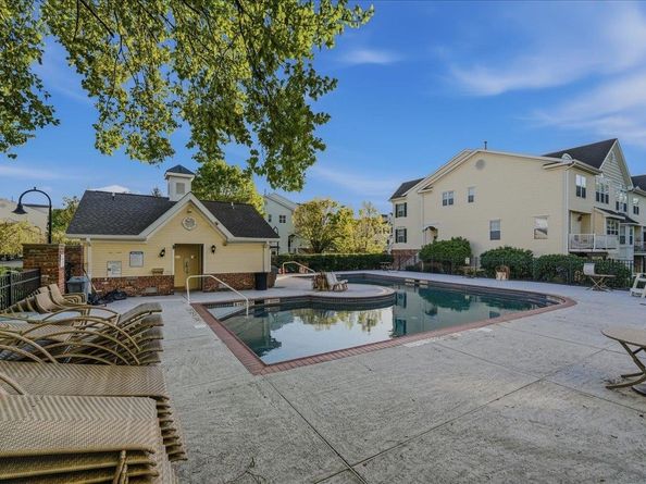 2 Marina Dr, Bayonne NJ 07002