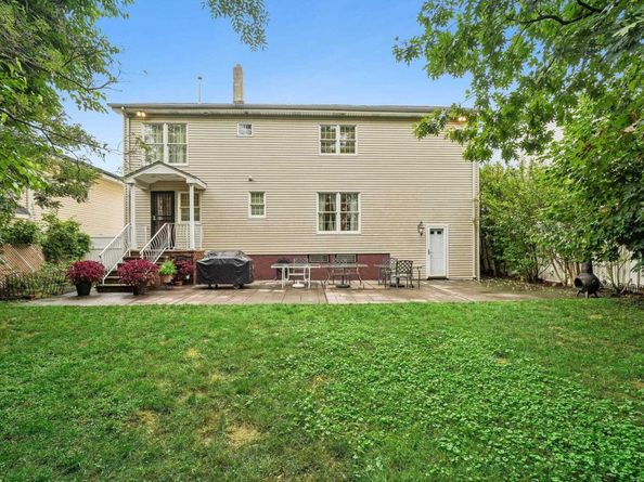 18 Gail Pl, Secaucus NJ 07094