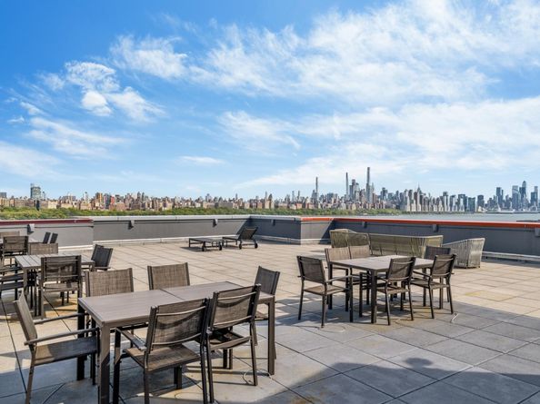 916 Hudson Park, Edgewater NJ 07020