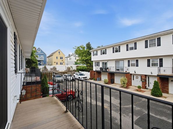 87 West 9th St, Bayonne NJ 07002