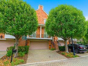 119 Hudson Cove, Edgewater NJ 07020