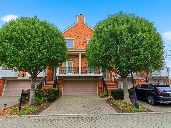 119 Hudson Cove, Edgewater NJ 07020
