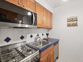278 Monmouth St 2L, Jersey City NJ 07302