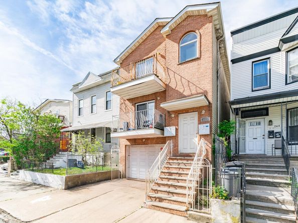 263 Forrest St, Jersey City NJ 07304-2279