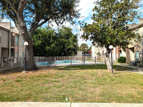 11280 Braes Forest Drive 105, Houston TX 77071