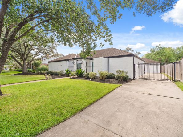 10031 Inwood Drive, Houston TX 77042