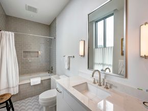 2325 Welch Street 705, Houston TX 77019