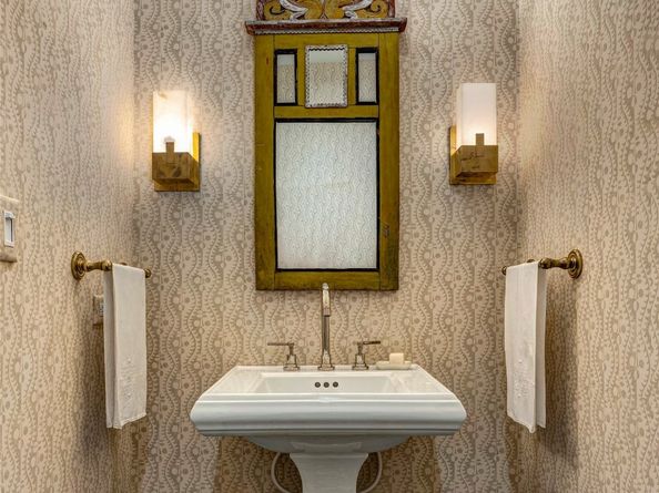 2325 Welch Street 705, Houston TX 77019