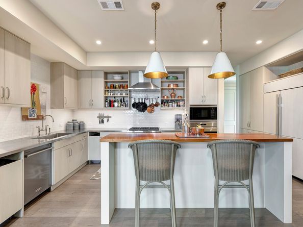 2325 Welch Street 705, Houston TX 77019