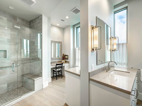 2325 Welch Street 705, Houston TX 77019