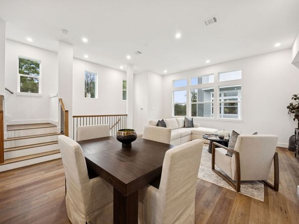 2121C Hoskins Drive, Houston TX 77080