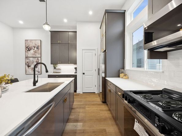 2121C Hoskins Drive, Houston TX 77080