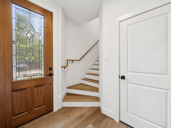 2121C Hoskins Drive, Houston TX 77080