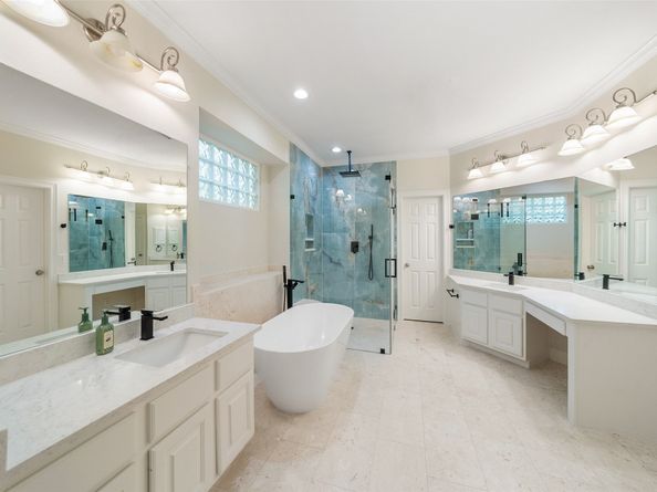 2 N Chantsong Circle, The Woodlands TX 77382