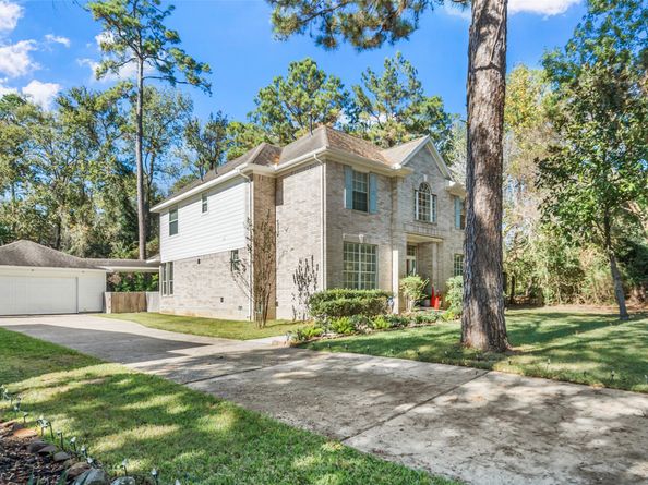 2 N Chantsong Circle, The Woodlands TX 77382