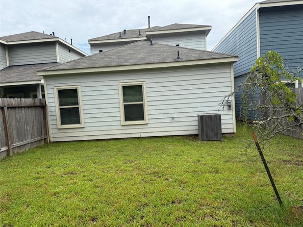 109 Camelot Place Court, Conroe TX 77304