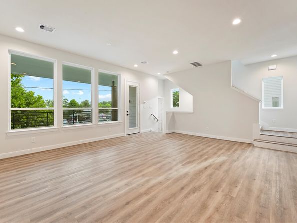 4830 Pinemont Drive, Houston TX 77091