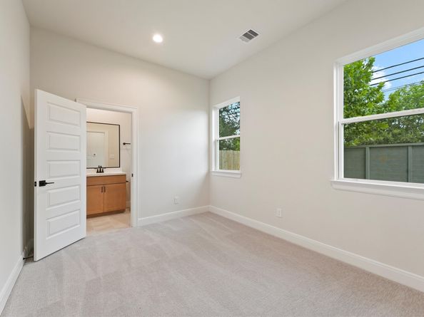 4830 Pinemont Drive, Houston TX 77091