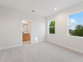 4830 Pinemont Drive, Houston TX 77091