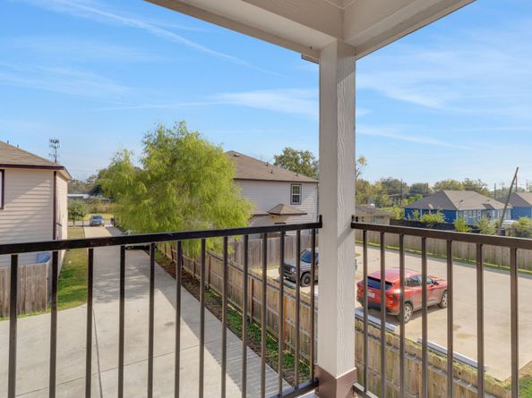 9032 Jutland Road, Houston TX 77033