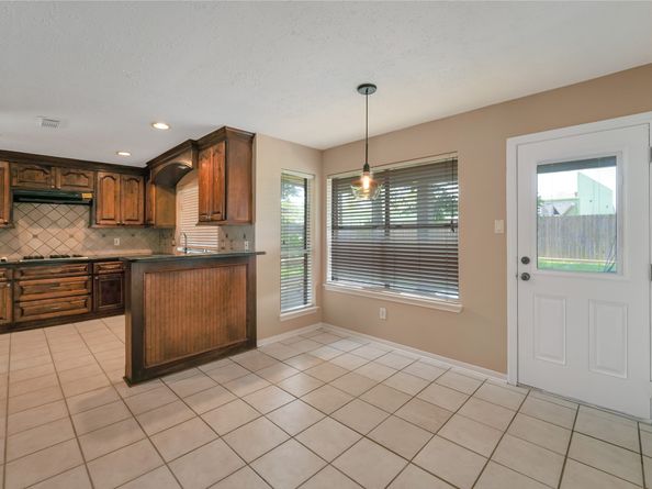 4211 Hambledon Village Drive, Houston TX 77014