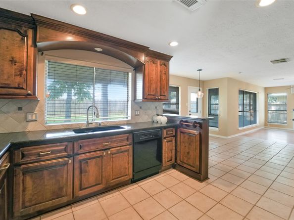 4211 Hambledon Village Drive, Houston TX 77014