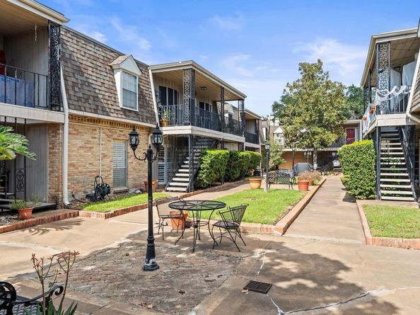 2617 Marilee Lane 1, Houston TX 77057