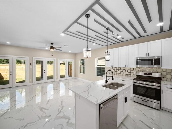 1417 BringHurst Street, Houston TX 77020