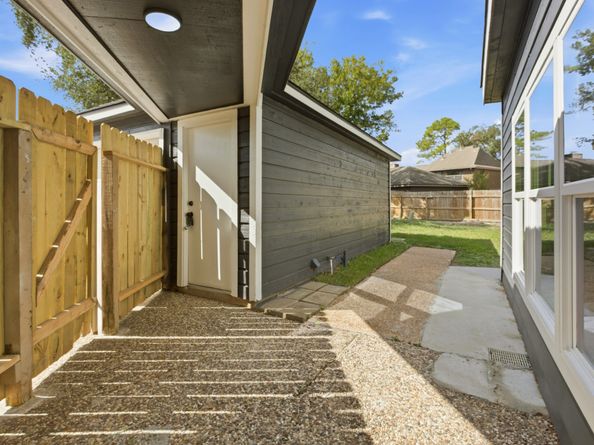 7338 San Ramon Drive, Houston TX 77083