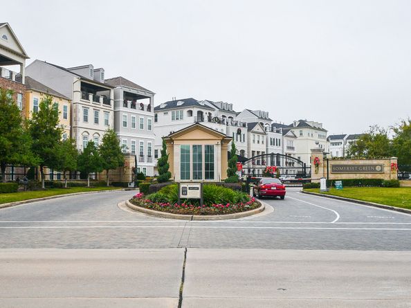 949 Dunleigh Meadows Lane, Houston TX 77055