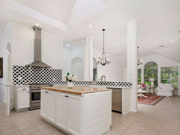 174 N Wimberly Way, The Woodlands TX 77385