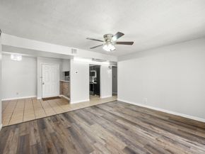 206 Plaza Verde Drive D35, Houston TX 77038