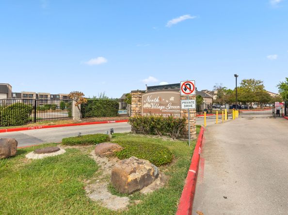 206 Plaza Verde Drive D35, Houston TX 77038