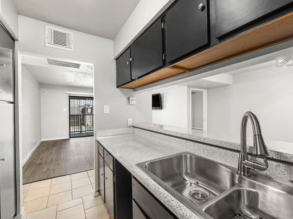 206 Plaza Verde Drive D35, Houston TX 77038