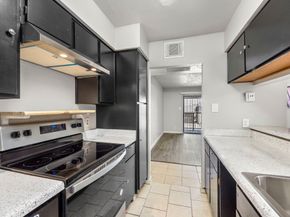 206 Plaza Verde Drive D35, Houston TX 77038