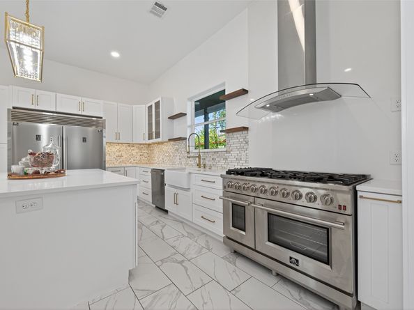 8006 Longridge Drive, Houston TX 77055