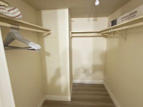 2750 Holly Hall Street 811, Houston TX 77054