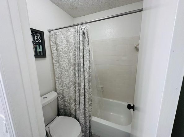 2750 Holly Hall Street 811, Houston TX 77054