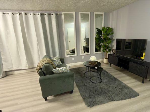 2750 Holly Hall Street 811, Houston TX 77054