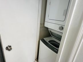 2750 Holly Hall Street 811, Houston TX 77054