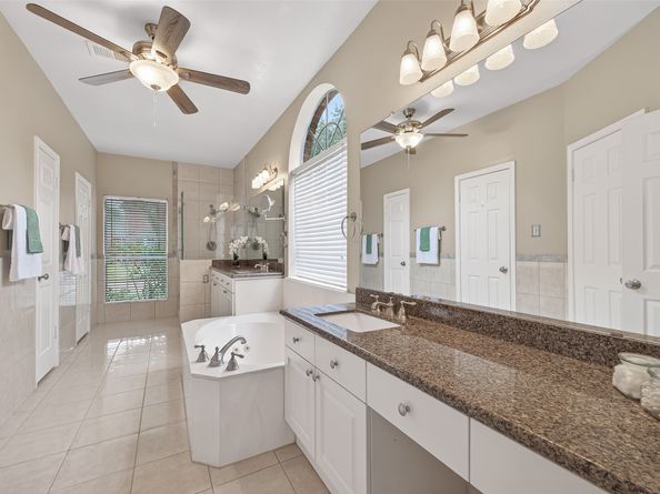 5522 Whisper Ridge Drive, Sugar Land TX 77479