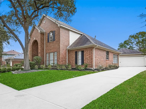 5522 Whisper Ridge Drive, Sugar Land TX 77479