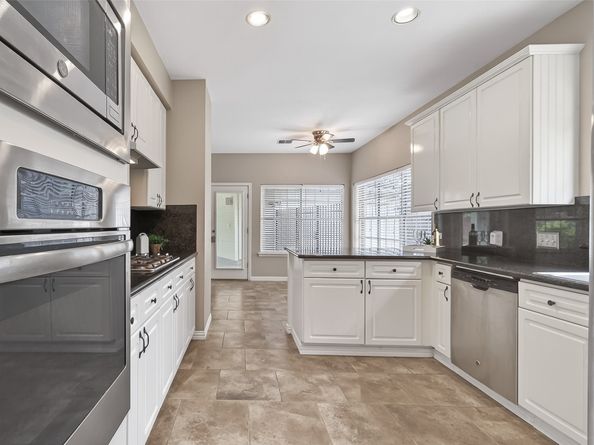 5522 Whisper Ridge Drive, Sugar Land TX 77479